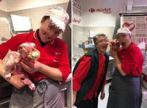 Carrefour, selfie dei dipendenti con agnelli scuoiati: è polemica in rete