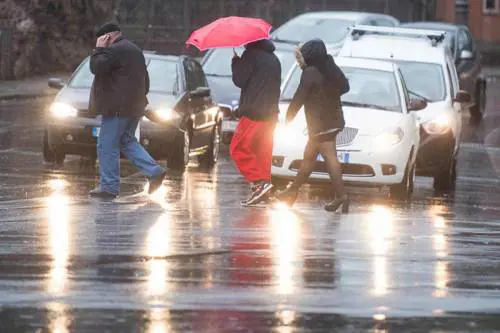 Il maltempo sferza Roma. E tutti attaccano la Raggi