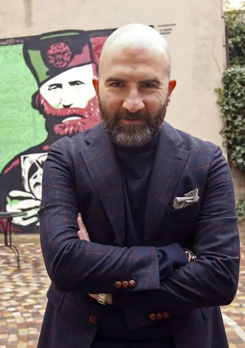 "Scrivo come cucino e impiatto tutti gli indizi"