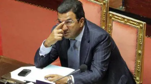 Gentile si smarca da Ap: "Votate FI e Berlusconi"