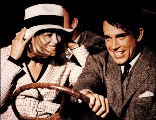 Warren Beatty e Faye Dunaway nei panni di Bonnie e Clyde