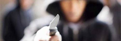 Sfida con coltelli fuori scuola: fermati appartenenti a baby gang