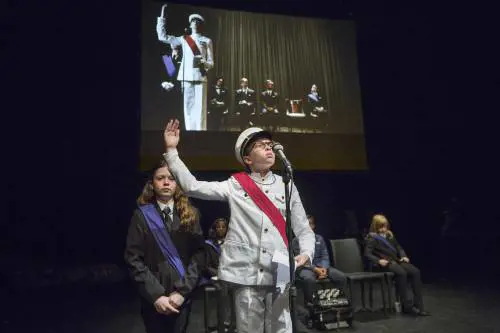 Quelle performance di oggi brutta copia degli anni '70