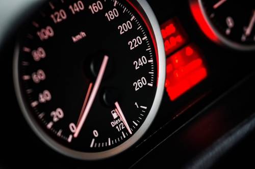 Limiti di velocità più bassi di 10 km all'ora: si risparmierebbero vite umane