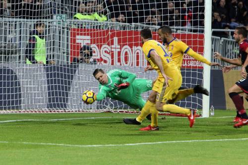 Colpo Bernardeschi. Tanta fatica a Cagliari ma la Signora c'è