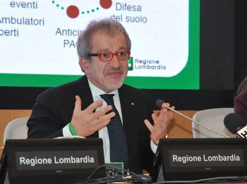 Lombardia, Maroni non si ricandida: "Al mio posto corre Fontana"