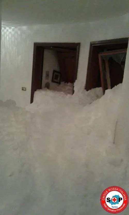 Slavina cade su un condominio a Sestriere: nessun ferito