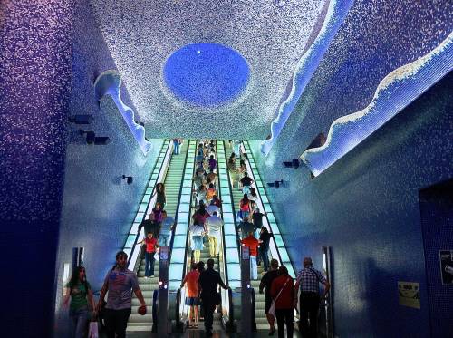 La fermata "Toledo" della metropolitana di Napoli