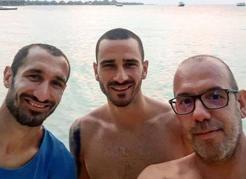 "Se questo è un capitano": Bonucci insultato per una foto