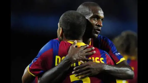 Abidal e la sua battaglia contro il cancro. "Leo mi disse: vederti ci fa stare male"