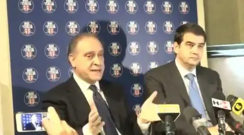 Presentato il simbolo della quarta gamba del centrodestra: "Noi con l'Italia"