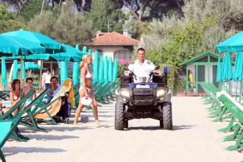 Forte dei Marmi, «colletta» per i vigili