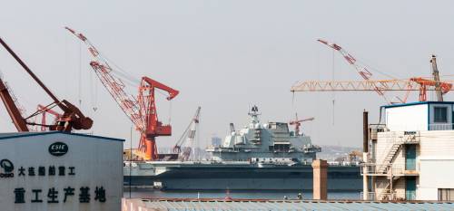 La Cina vuol dominare sui mari. Presentata una nuova portaerei
