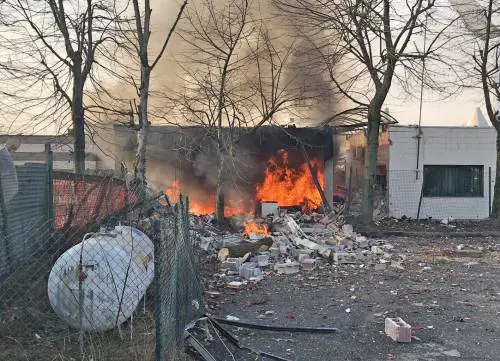 Esplosione della caldaia crolla alloggio del custode Sei ustionati, due gravi