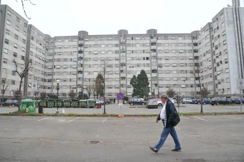 Insulti, rabbia e desolazione La guerra fra disperati nel fortino della malavita