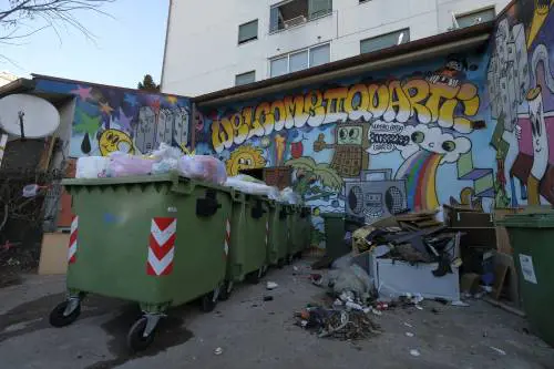 Viola, picchiata per il pizzo e costretta ai fuggire coi figli