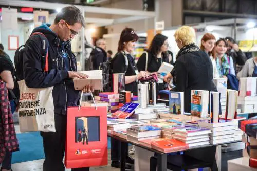 Basta con le tribù (snob) del libro