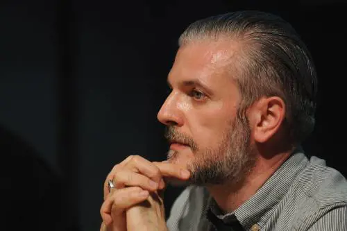 "Editoria, librai, autori. Loro sì che oggi sono tutti giù per terra"