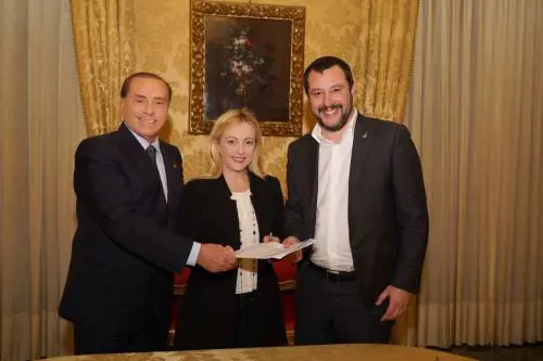 Avaaz, l'Ong "legata" a Soros, attacca il centrodestra: "Non deve vincere"