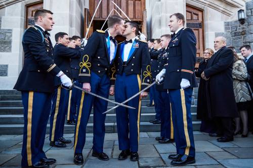 Cade l'ultimo tabù dell'esercito Usa A West Point arrivano le nozze gay