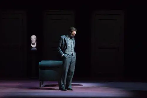 Al Piccolo come sul lettino di Freud: Gifuni interpreta i sogni e lo psicanalista