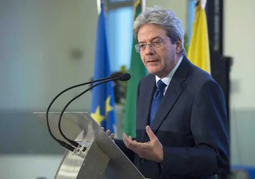 Gentiloni: "Dopo il 4 marzo no ad una coalizione con Berlusconi"