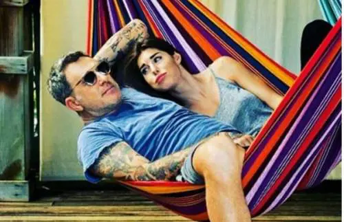 Isola dei Famosi, è nata una nuova coppia? Bianca e Filippo sempre più complici