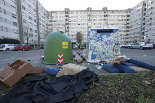 Degrado Case bianche Gli investitori fuggono da tutta la  Zona 4