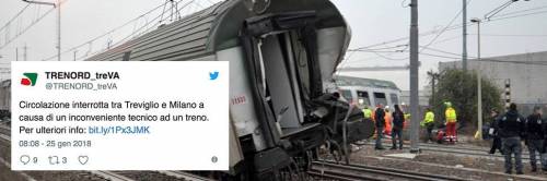 Trenord, treno deragliato è "inconveniente": proteste sui social 