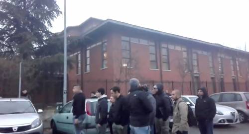 All'istituto di Torino scontri tra centri sociali e Casapound