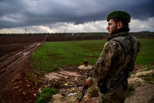 L'offerta di Erdogan agli Usa: "Restate in Siria, ma via i curdi"