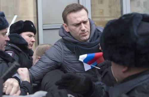 Mosca, arrestato l'oppositore Navalny durate una protesta contro Putin