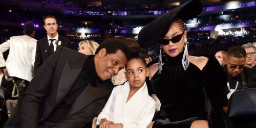 Grammy 2018, Blue Ivy a Beyoncé: “Mamma, basta applaudire”