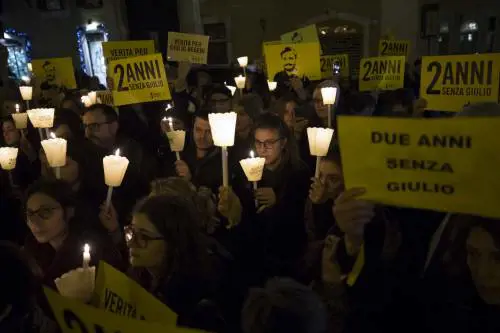 Sono alla marcia per Giulio Regeni, i ladri svuotano loro casa