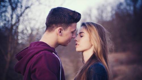 Kisspeptina: l’ormone del bacio che aumenta il piacere