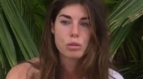 Isola, Bianca Atzei in lacrime per Max Biaggi. "Non ho più niente, devo ritrovarmi"