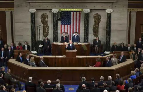 In aula l'America di Trump. Che convince anche i rivali