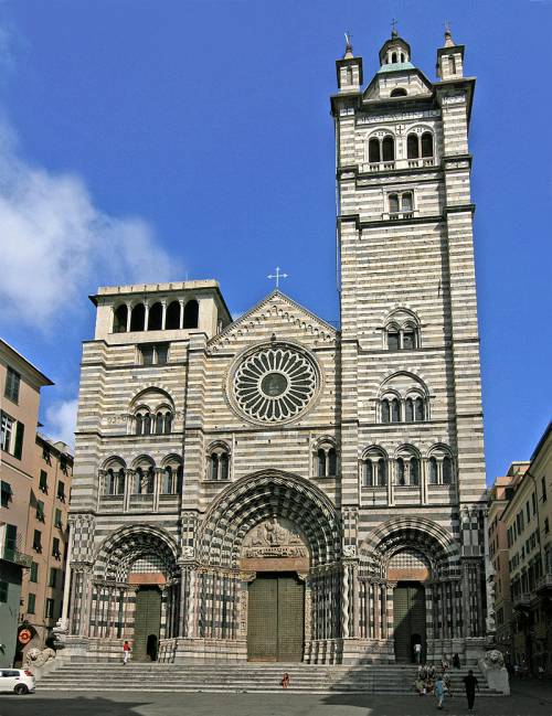 Genova, cattedrale di S. Lorenzo sfregiata per farsi un selfie