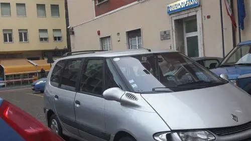 Presi 3 passeur afghani: nell'auto portavano 14 migranti
