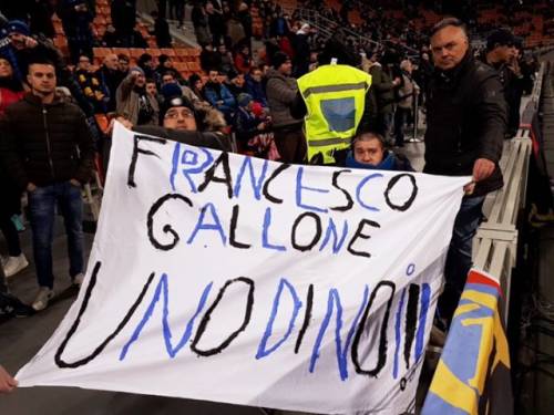 L'omaggio dei tifosi dell'Inter a Francesco Gallone
