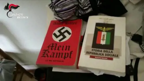 Mein Kampf e bandiera con croce celtica ecco la casa di Luca Traini a Macerata