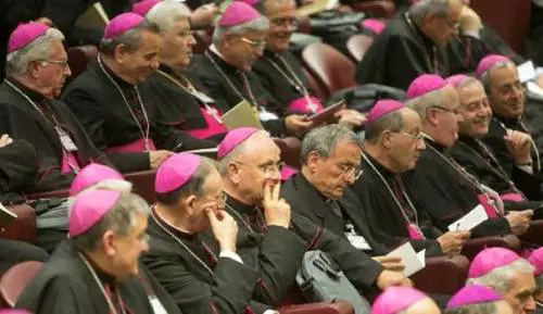 Bassetti (Cei): "No a xenofobia e imprenditori della paura"