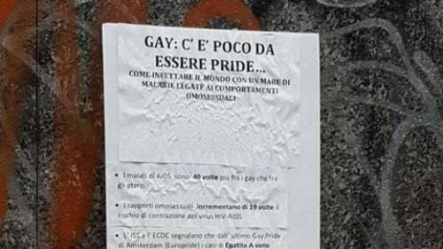 "I gay infettano il mondo": manifesto in liceo a Milano