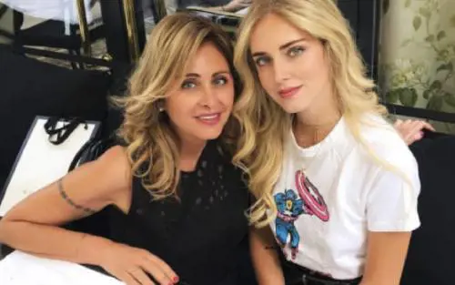 La mamma di Chiara Ferragni: "Ho cresciuto le mie figlie con la consapevolezza che meritano amore"