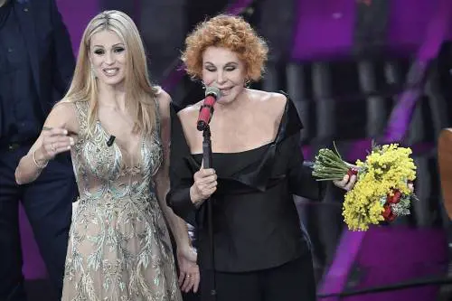 Sanremo, standing ovation per Baudo: in testa Vanoni, Diodato e Ron