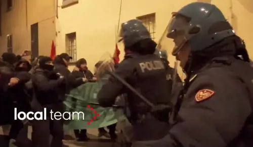 Pavia, Collettivi rossi contro il ricordo delle foibe: "Fascisti ritornate nelle Foibe"