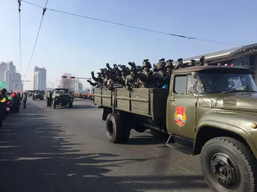 Corea del Nord, in parata i missili intercontinentali
