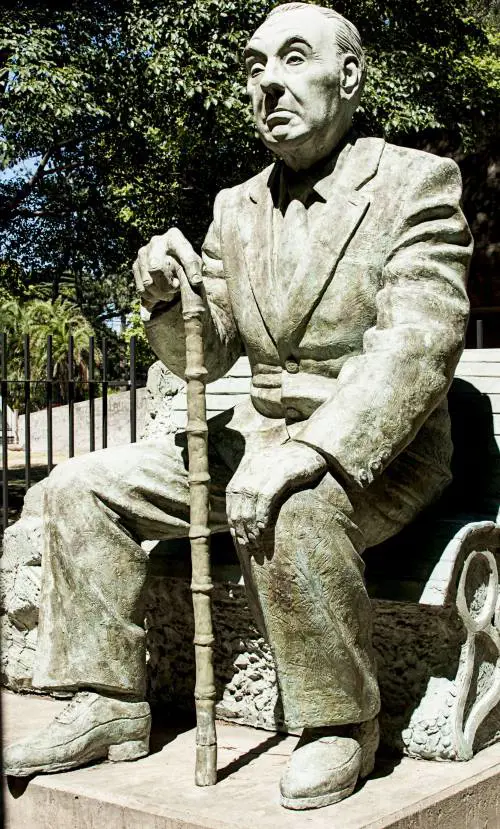 Borges e l'abbozzo di suicidio che gli regalò una nuova vita