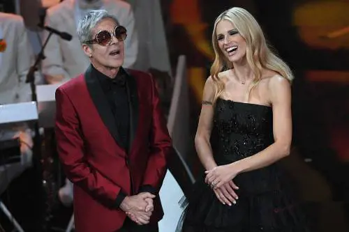 Michelle Hunziker, sexy conduttrice a Sanremo 2018