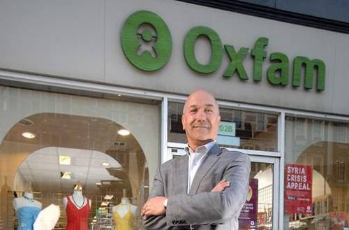 Scandalo Oxfam, gravi accuse contro il capo dell'ong: "Sapeva degli abusi sessuali"